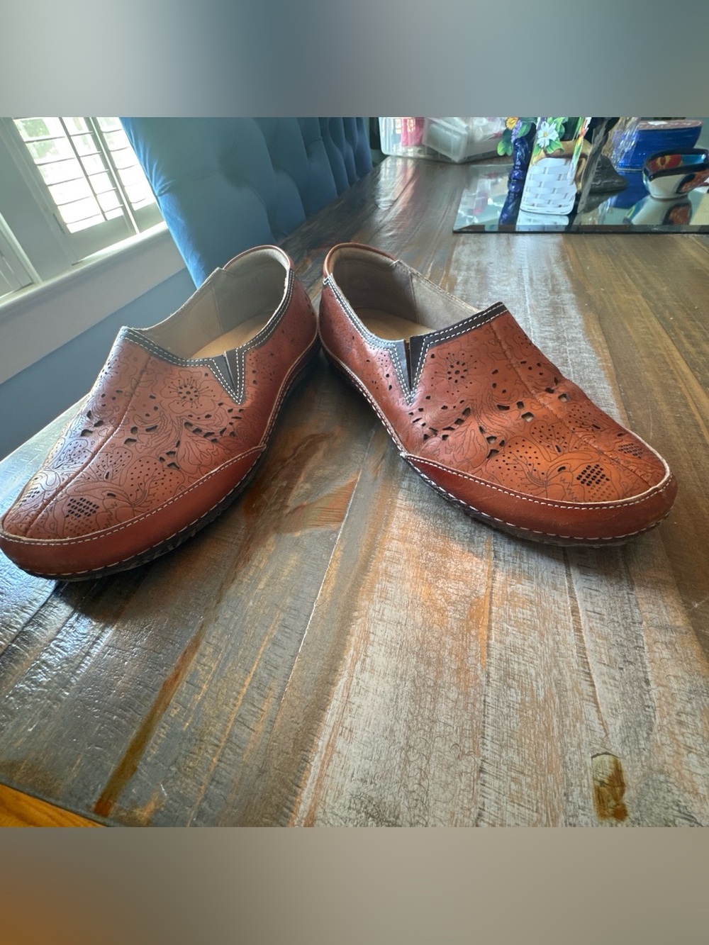Women’s Brown Leather Slip-On Shoes with Floral Perforation - Picture 7 of 7